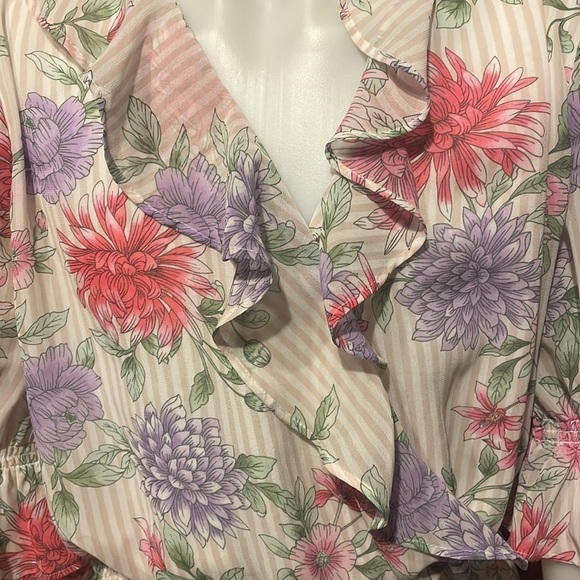 𝅺CALVIN‎ Klein Floral Blouse Medium - Picture 2 of 10